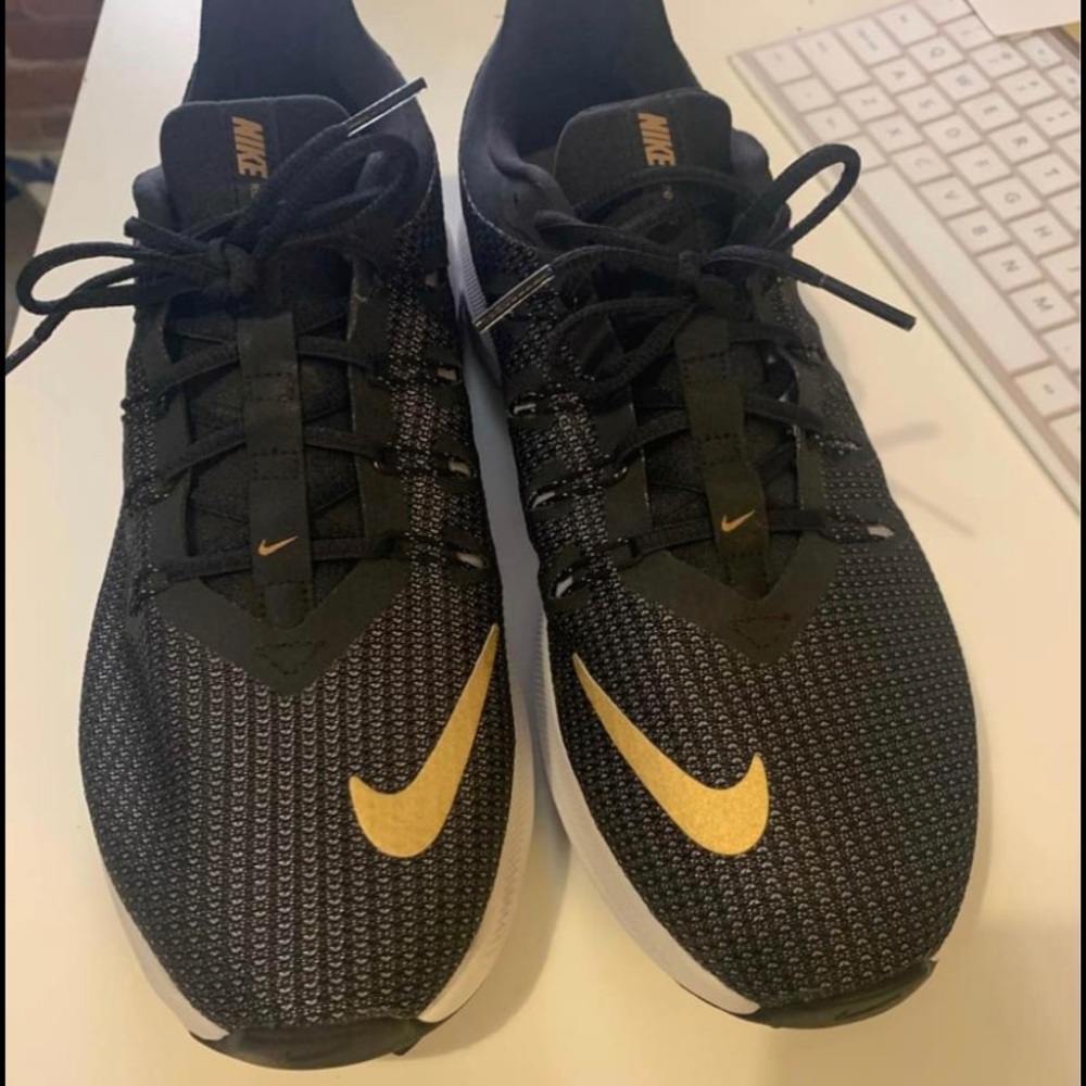 Nike Women’s Sneakers size 9.5 brand new